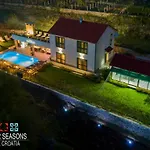 Four Seasons, Heated Pool And 3 En-suite Bathrooms Velika Čista