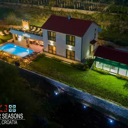 Four Seasons, Heated Pool And 3 En-suite Bathrooms Velika Čista