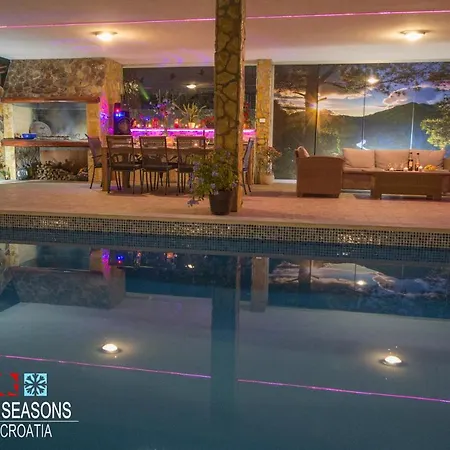 Villa Four Seasons, Heated Pool And 3 En-suite Bathrooms *