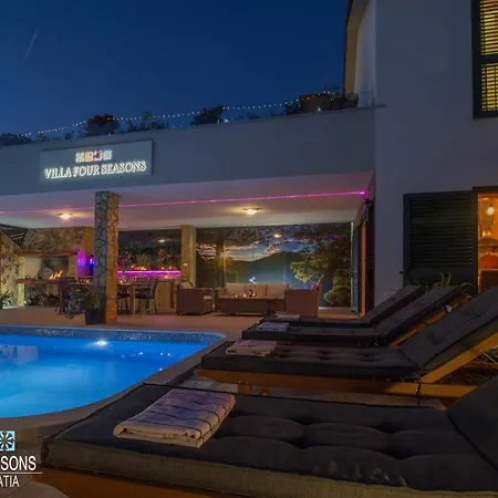 Villa Four Seasons, Heated Pool And 3 En-suite Bathrooms Velika Cista (Split-Dalmatia)