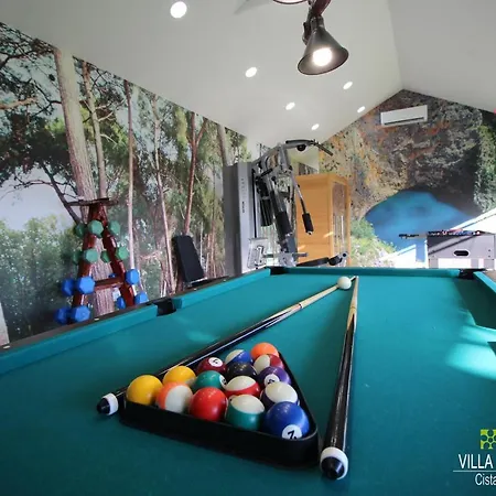 Four Seasons, Heated Pool And 3 En-suite Bathrooms Willa