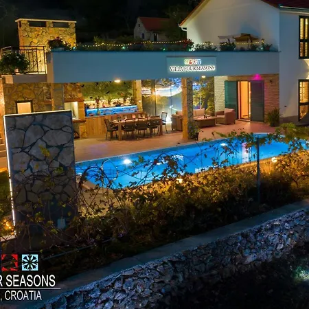 Four Seasons, Heated Pool And 3 En-suite Bathrooms * Velika Čista