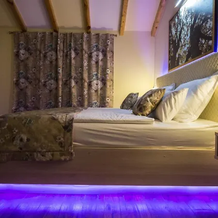 Four Seasons, Heated Pool And 3 En-suite Bathrooms Villa