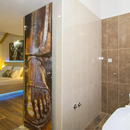 Willa Four Seasons, Heated Pool And 3 En-suite Bathrooms *