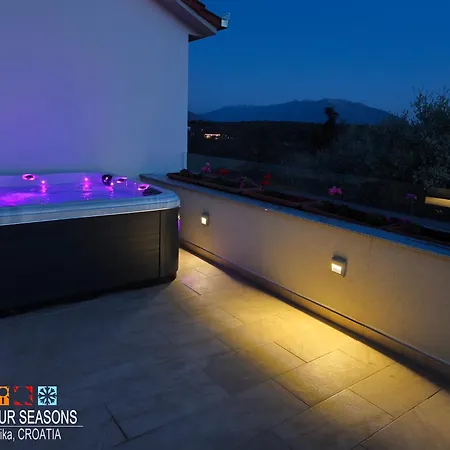 Villa Four Seasons, Heated Pool And 3 En-suite Bathrooms *